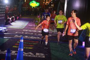 BIB: 4351, 4124, 3618
                            <button type="button" onclick="openModal(26274992)" class="btn btn-primary btn-sm float-right btn-popup" data-toggle="modal" data-target=".modal-high-quality">
                        <i class="fas fa-shopping-cart"></i> Add to Cart
                    </button>
                                            <button type="button" onclick="isThisMe(26274992, true)" class="btn btn-success btn-sm float-right btn-popup btn-isme hidden" data-toggle="tooltip" data-placement="bottom" title="นี่คือรูปของคุณใช่ไหม คลิกที่นี่เพื่อเอาเข้าอัลบั้ม">
                        <i class="fas fa-plus"></i> Add to album
                    </button>
                    <button type="button" onclick="isThisMe(26274992, false)" class="btn btn-warning btn-sm float-right btn-popup btn-isnotme hidden">
                        <i class="fas fa-ban"></i> Remove from album
                    </button>